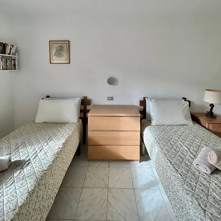 In Torres Del Sol,los Cristianos K112 * Лос Кристианос